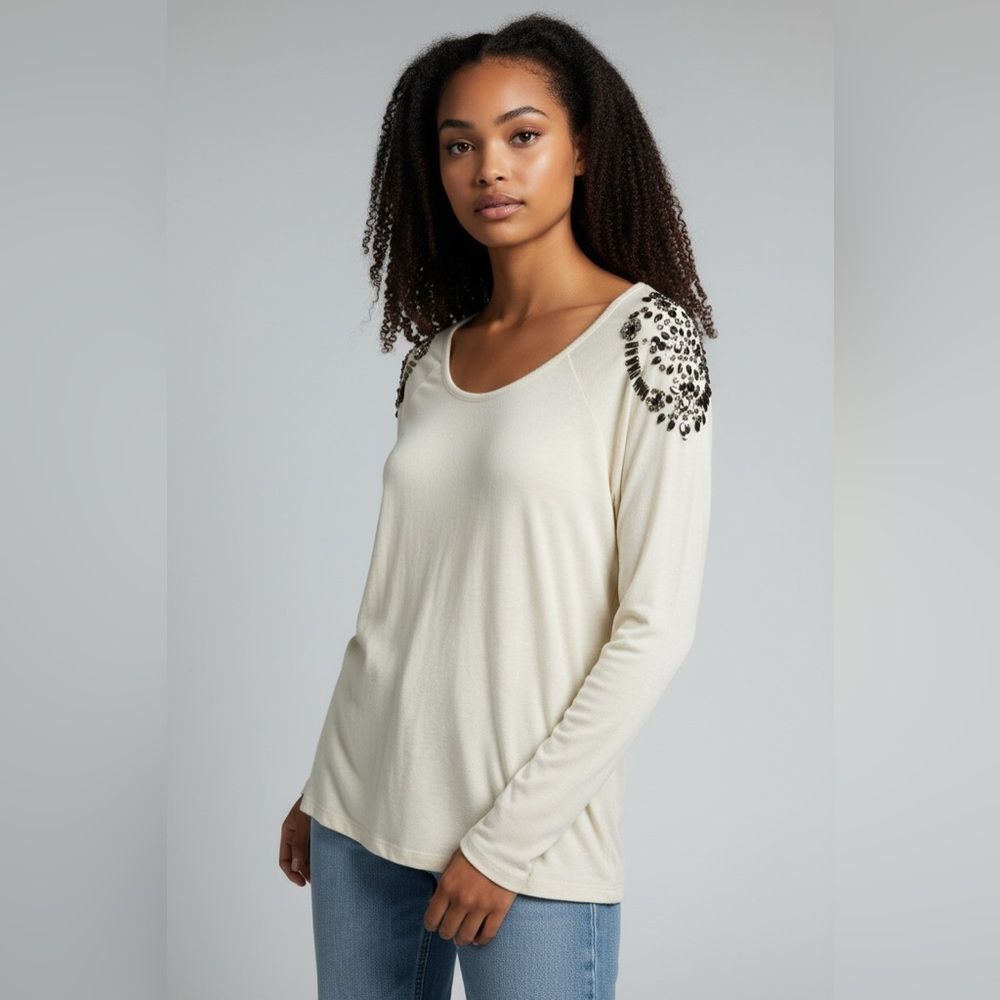 Armani Exchange Cream Embellished Shoulder Long Sleeve Scoop Neck Knit Size M